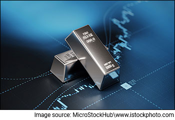 4 Reasons Why Silver Price is Rising