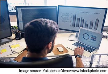 Top 5 Smallcap Growth Stocks with High ROE and ROCE