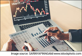 Growth Investing vs Value Investing - Which is Best for You