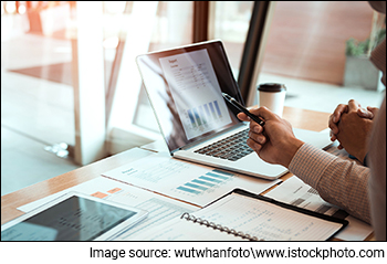 Vijay Kedia and Sunil Singhania Increase Stake in this Smallcap Textile Stock