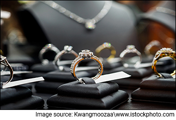 Candere by Kalyan Jewellers Cubic Zirconia Collection Women 22kt Yellow  Gold ring Price in India - Buy Candere by Kalyan Jewellers Cubic Zirconia  Collection Women 22kt Yellow Gold ring online at Flipkart.com