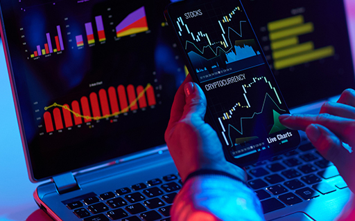 Avoid the Smart Money When You're Investing in Smallcaps