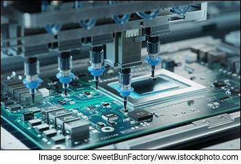 Will Investors Choose Dixon Over HUL in 2024