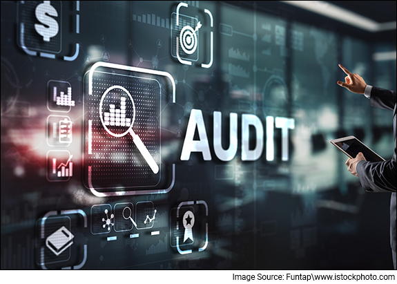 Audit checking the financial statements