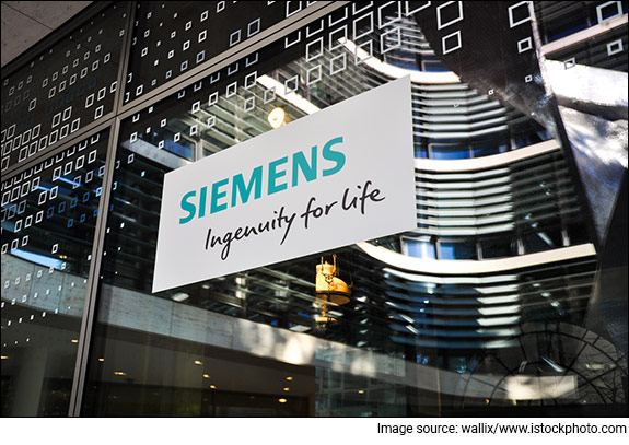siemes-logo-at-door-of-new-headquarters-munich-germany