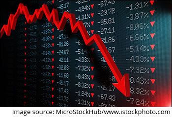 Sensex Falls 135 Points, Nifty Falls Below 15,300; Pharma & IT Stocks Witness Selling