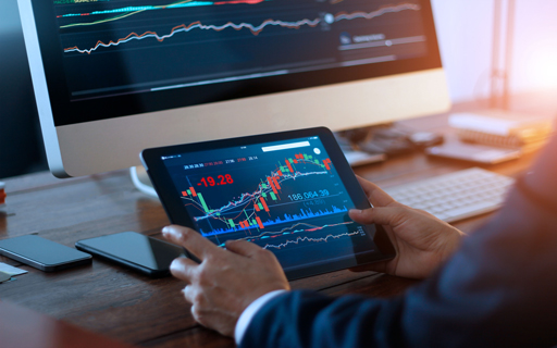 Sensex Today Trades Higher, Nifty Above 17,100 | Bajaj Finance & IndusInd Bank Top Gainers | Hindustan Zinc Jumps 4% Post Interim Dividend Announcement