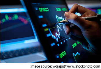 Sensex Today Trades Marginally Lower | Adani Group Stocks Rally After Promoters Prepay Loan | Tata Steel & ITC Slip 3%