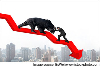 Sensex Today Tumbles 750 Points | Banking, Energy Stocks Under Pressure | Adani Group Stocks Crash up to 20%